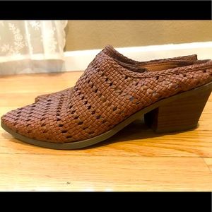 *Donated* Woven Brown Slides